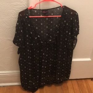 Torrid short sleeved skull blouse